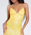 FENTASY – exklusiv festklänning i lila, svart och gul